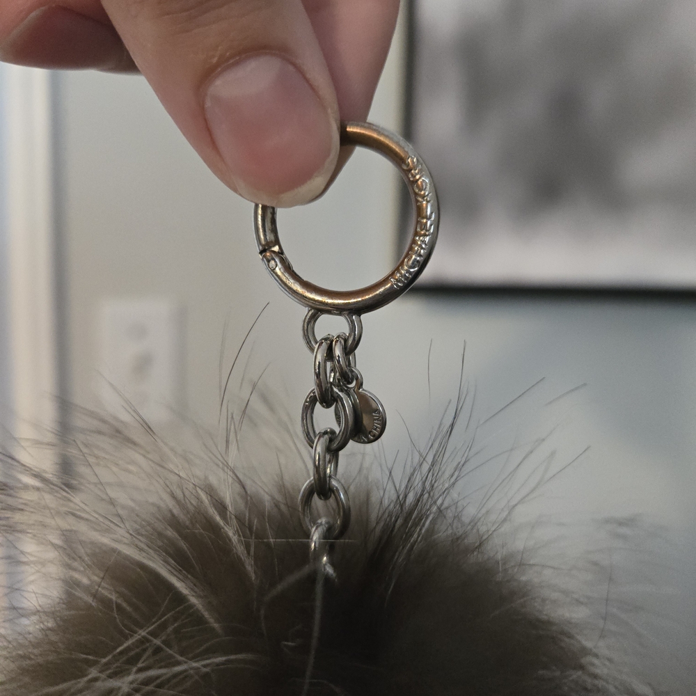 MK Fur Puff Keychain - Picture 4 of 7